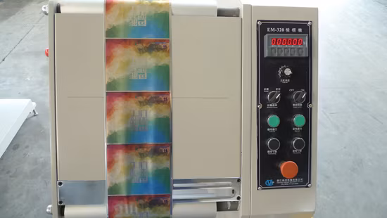 小型ラベルシール印刷物品質検査機